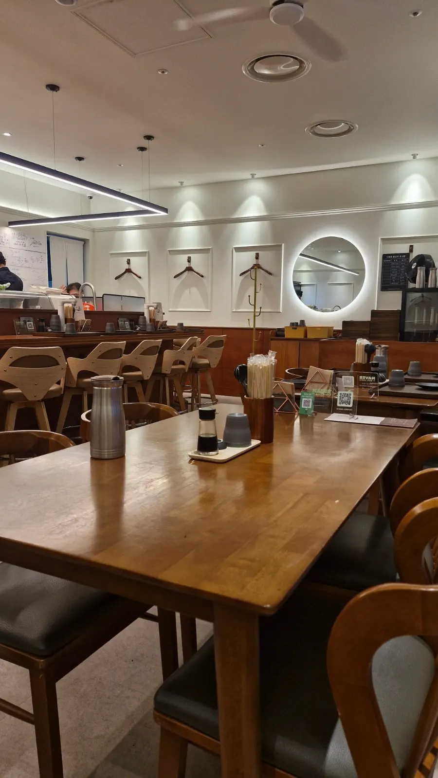 Table seating inside Ilpum Gwanghwamun