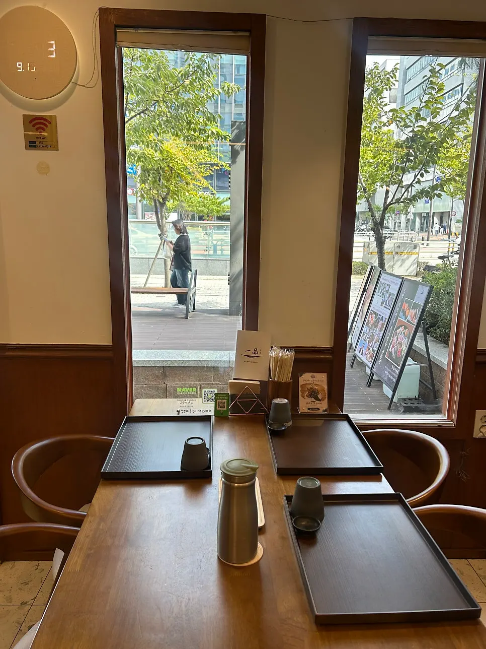 Bar seating where solo diners sit