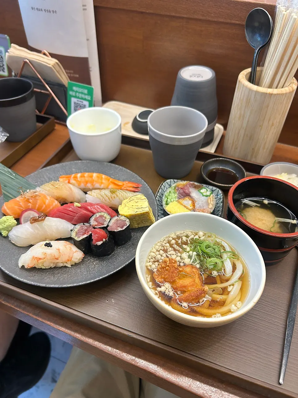 Cold udon topped with karaage