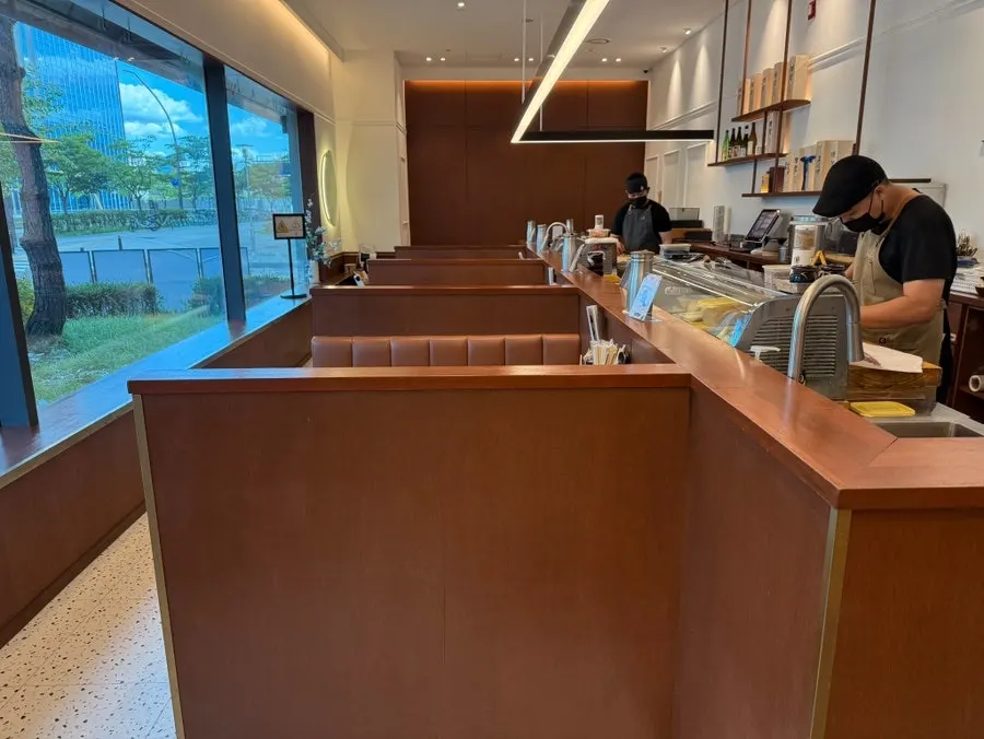 Open kitchen and counter seats where the chef makes sushi