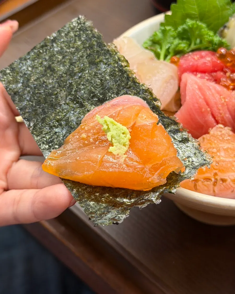 Premium kaisendon topped with aged sashimi