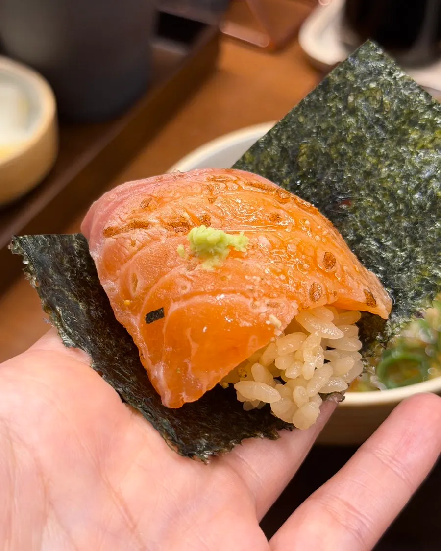 A bowl of kaisendon topped with sea urchin and salmon roe