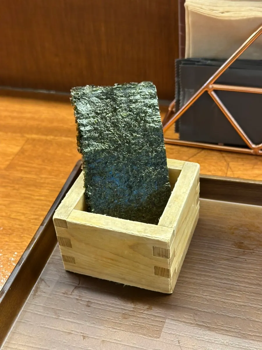 우니와 연어알이 올라간 카이센동 클로즈업
