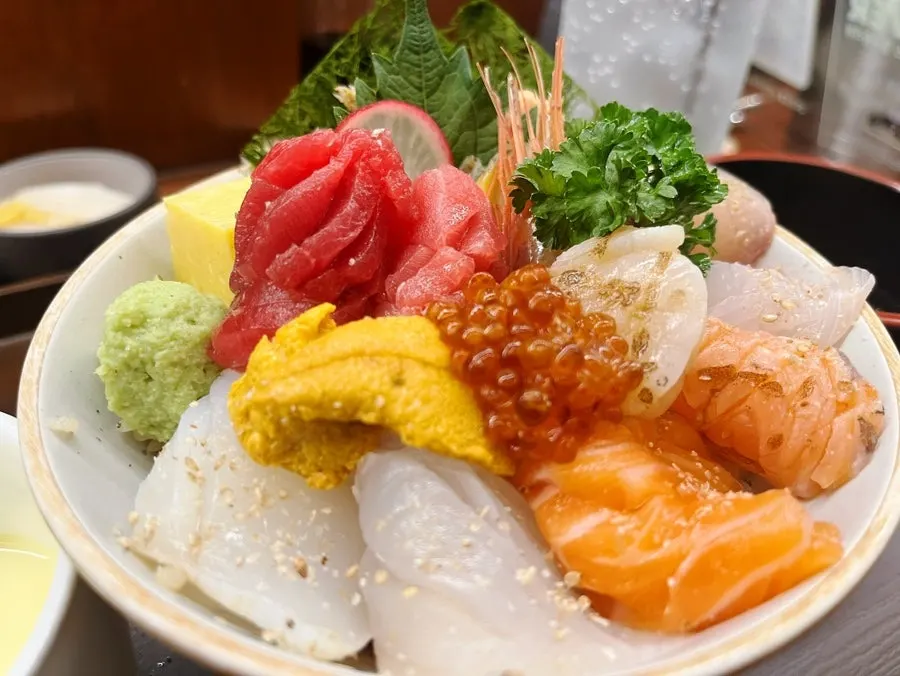 Full spread of the premium kaisendon