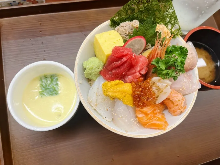 Premium kaisendon arranged like a flower