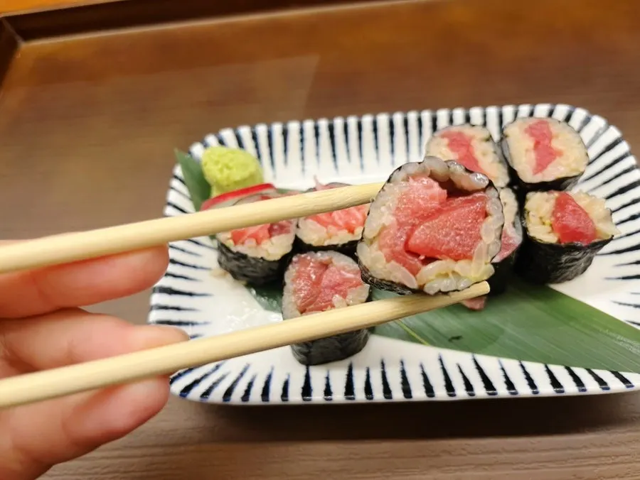 Plate of maguro tekkamaki