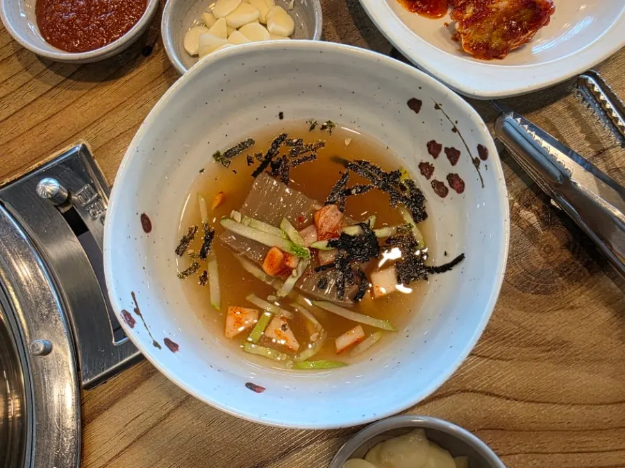 일품참숯갈비 기본 반찬 한 상 차림