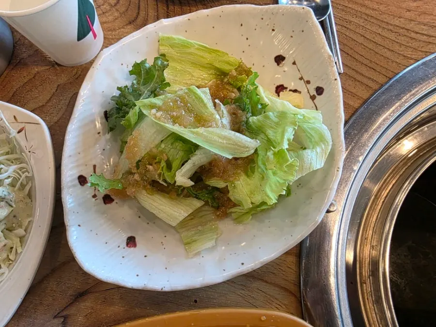 뚝배기 계란찜과 콘치즈 기본 반찬