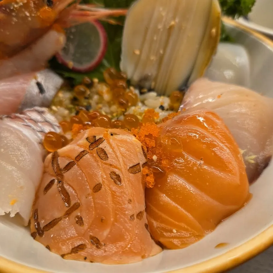 A bowl of kaisendon piled high with seafood