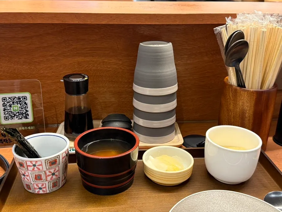 김, 된장국, 백김치, 계란찜 기본 상차림