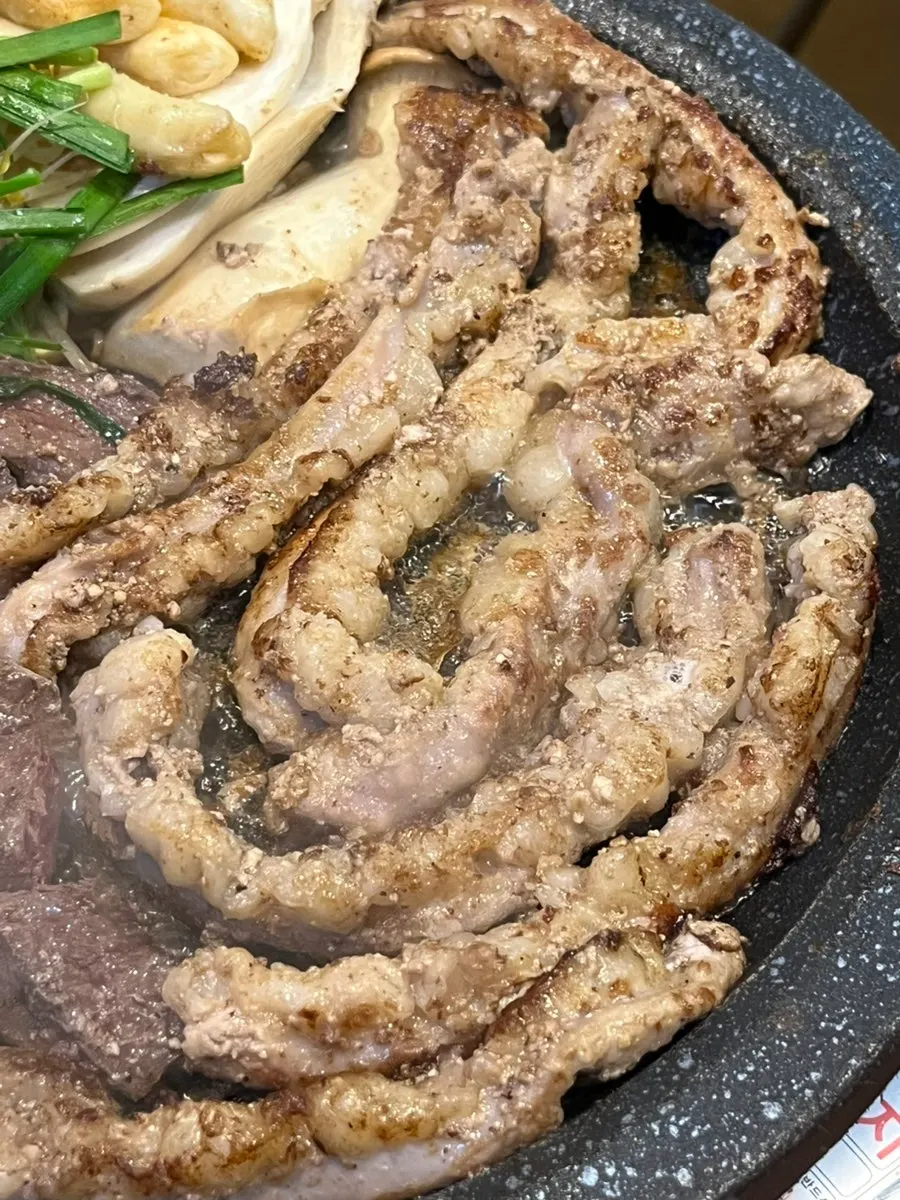 곱이 가득한 곱창과 양파 부추