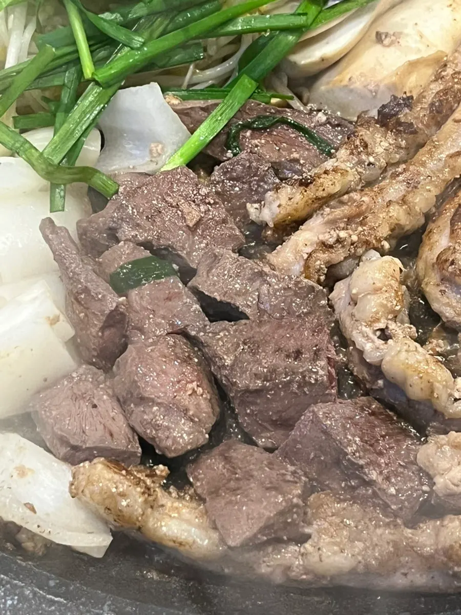 불판에 구워지는 염통