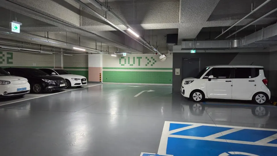 Basement parking lot with 2 hours free