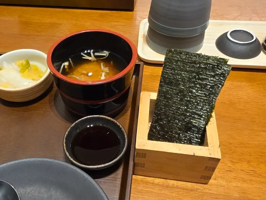 Basic table setting served alongside the chawanmushi