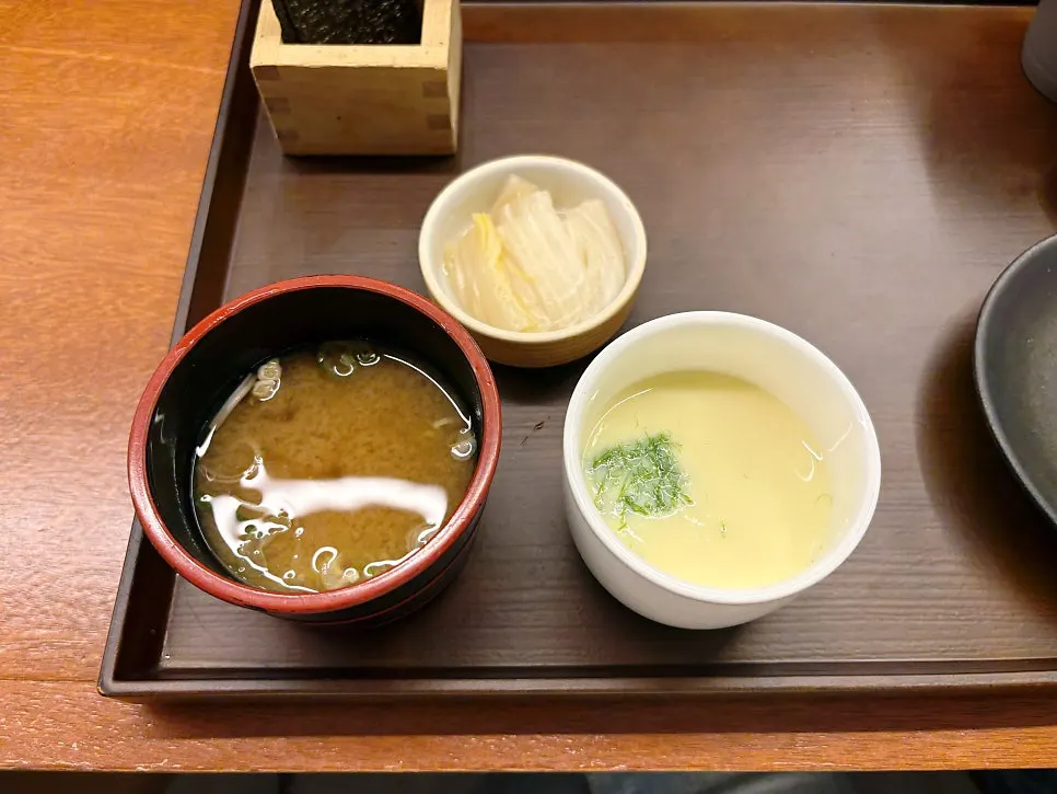 Basic side dishes served at Ilpum Gwanghwamun