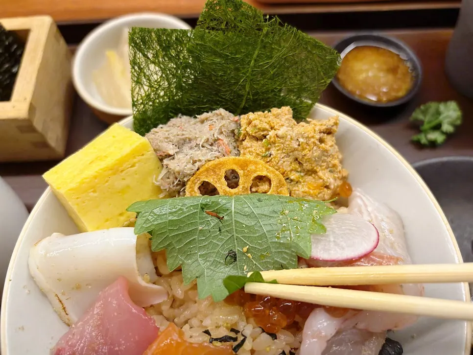 Close-up of the Premium Kaisendon