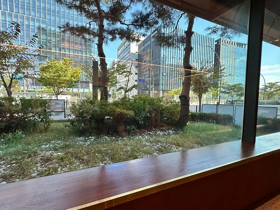 매장 한쪽에 준비된 아기 의자