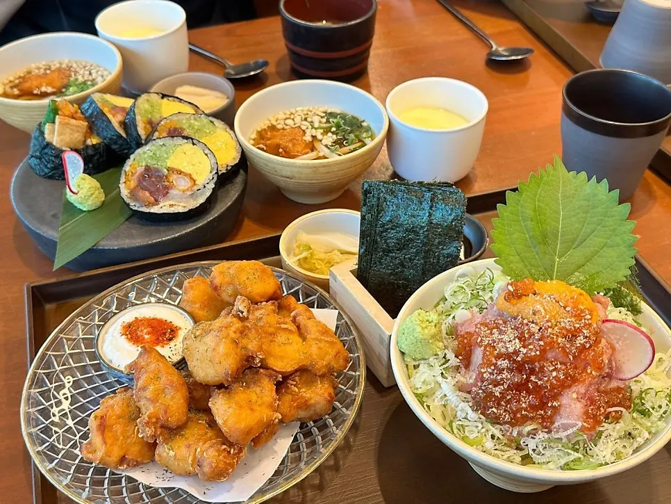 알록달록한 속재료가 꽉 찬 후토마끼