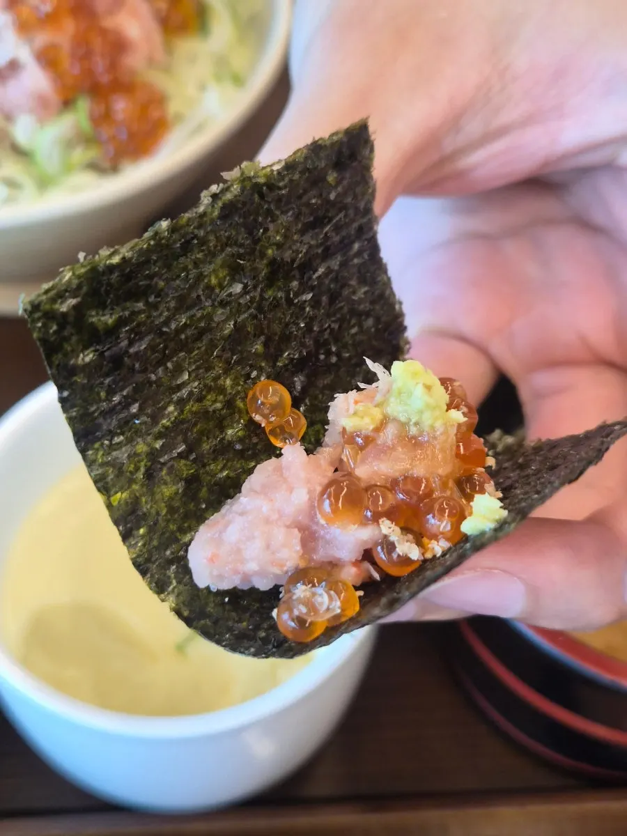 Minced tuna piled higher than the rice on the ilpumdong