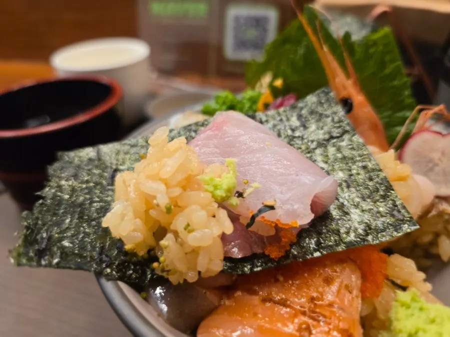 カイセン丼と一緒に出てきたカムテと海苔