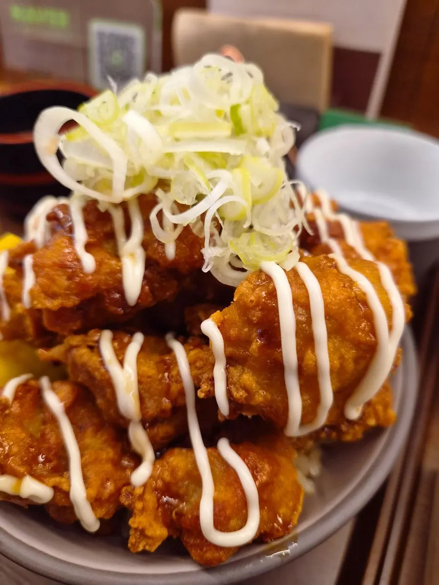 Close-up of the tamago in the chicken karaage rice bowl