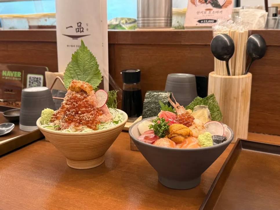 A kaisendon bowl piled high with overflowing seafood