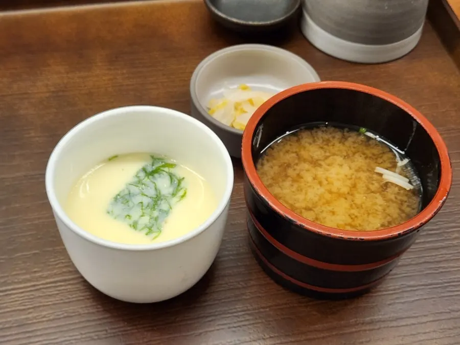 메인 전에 나온 푸딩 식감 계란찜