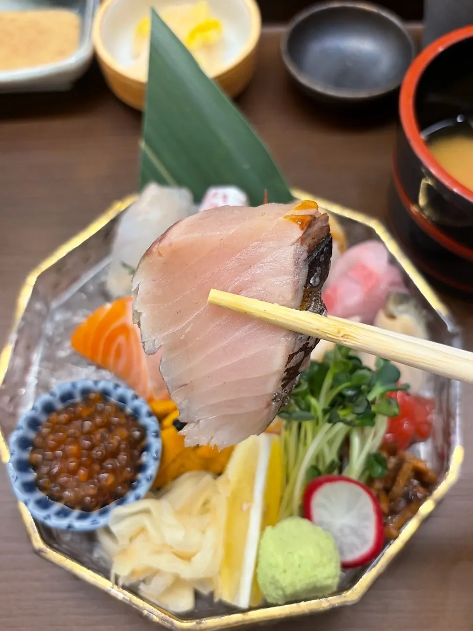 Sashimi set with abalone, sweet shrimp, and salmon roe