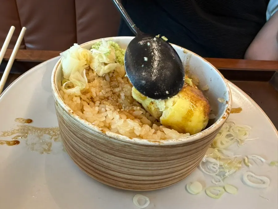 장어덮밥 그릇 전체 모습