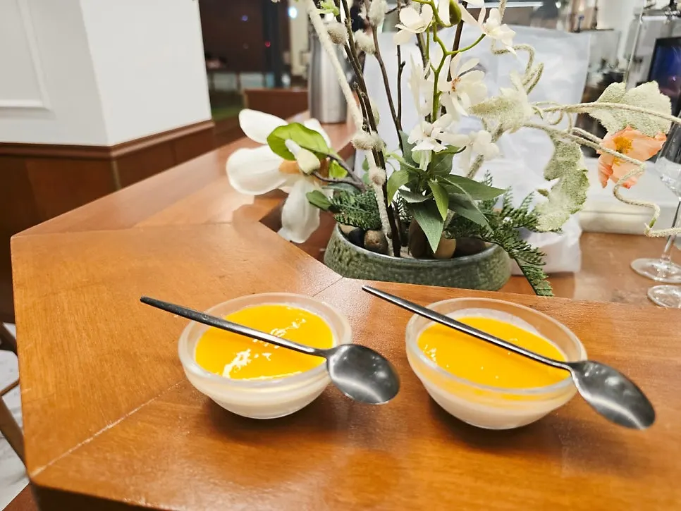 식사 후 나온 유자 순두부 디저트