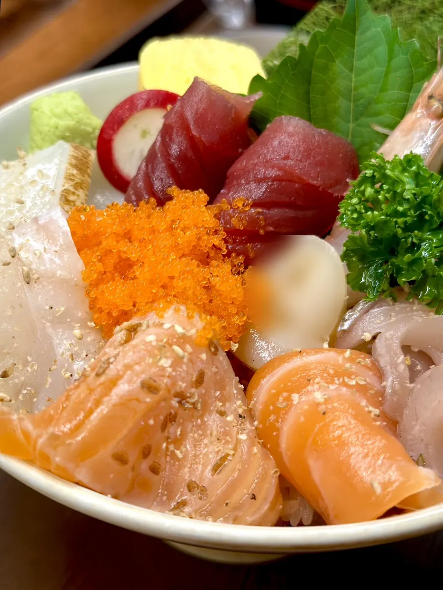 Close-up of kaisendon rice and seafood