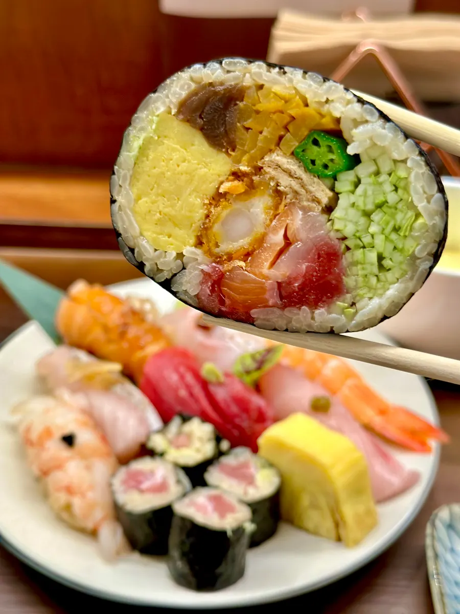 Cross-section of futomaki with fried shrimp inside