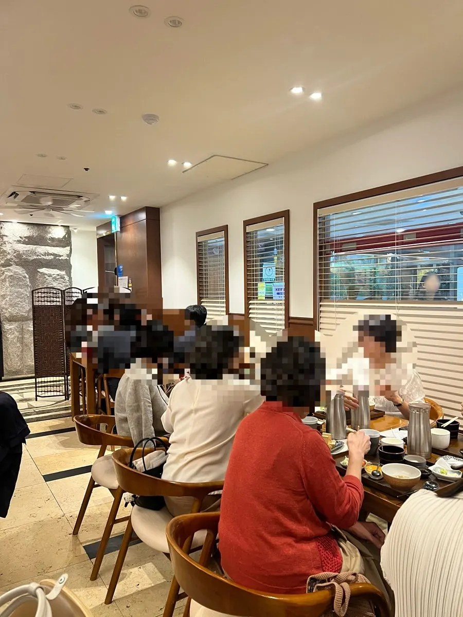 Interior photo of Ilpum Yeouido Branch