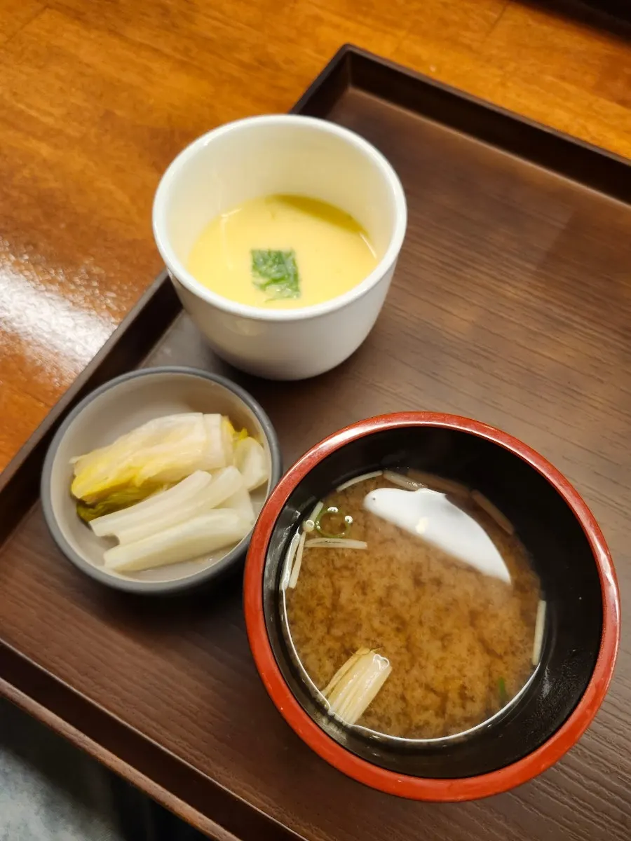 식사 시작 전 작은 전채
