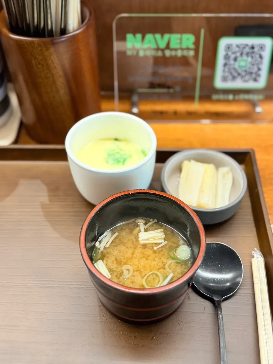 식사 전 차려진 일품 여의도점 기본 상차림