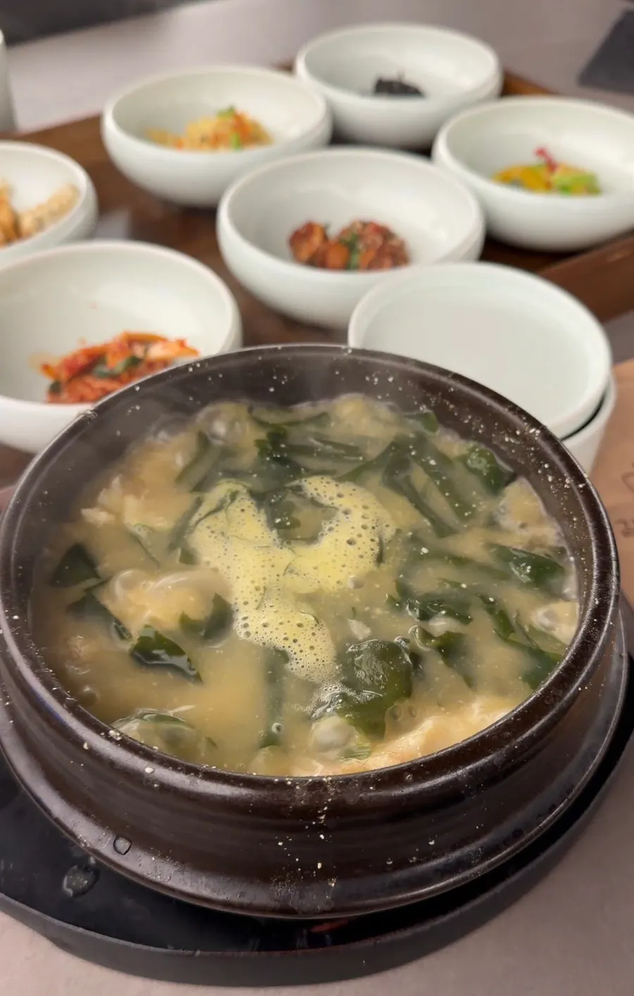 Boneless flounder seaweed soup with milky broth