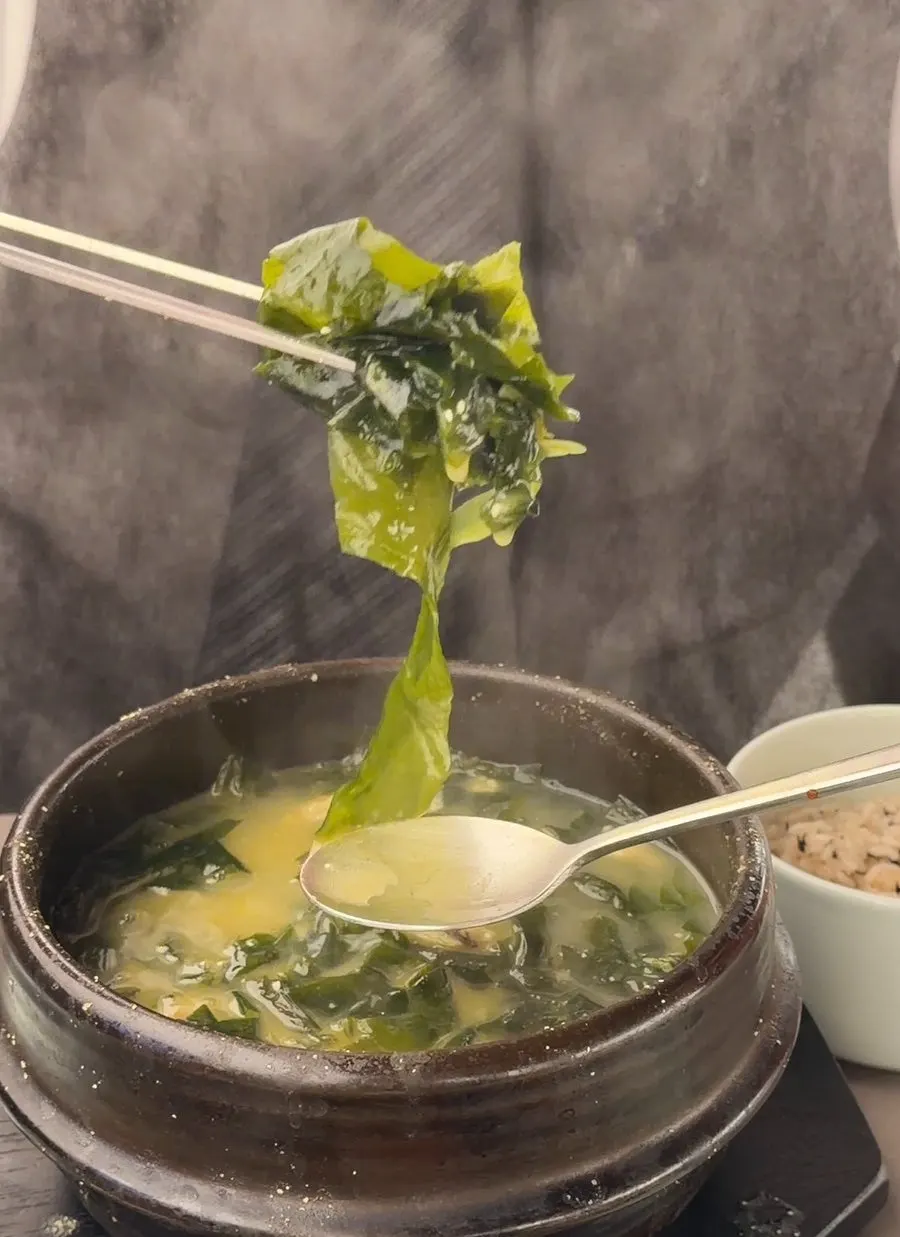 Seaweed soup portioned into a dedicated takeout container
