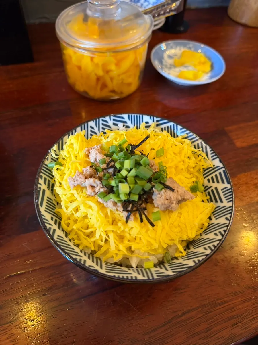 Spiced-up ramen broth and noodles