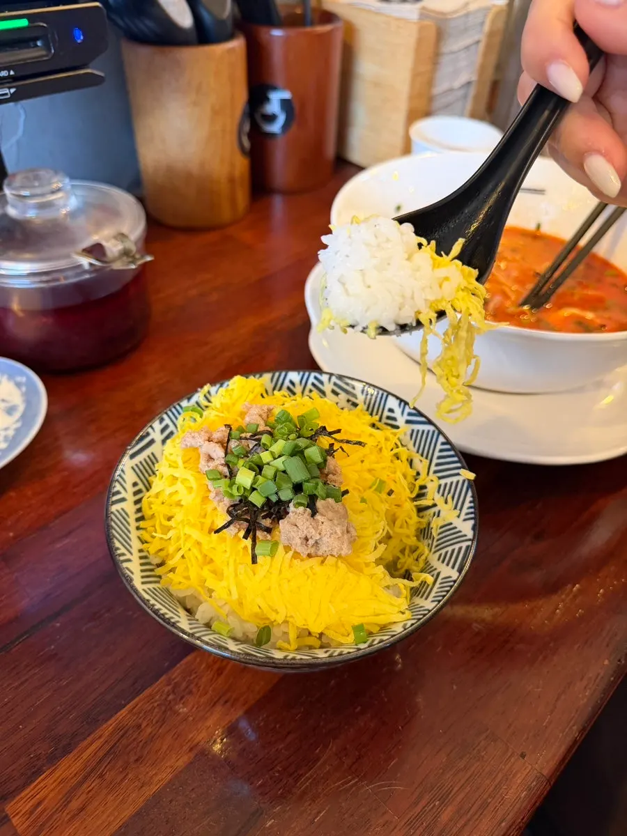 Tamago-bap topped with egg and ground meat