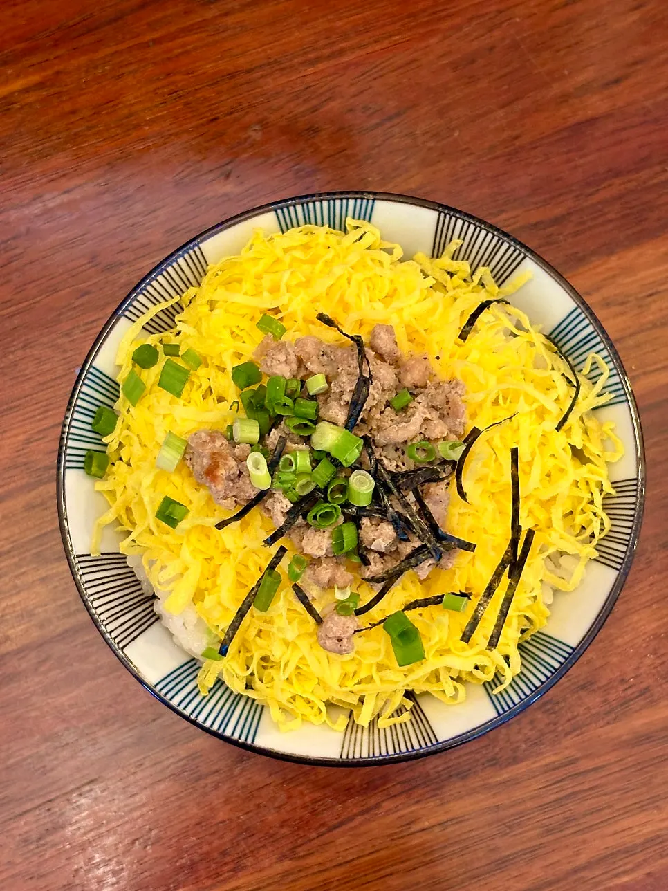 Tamago-bap piled high with egg strips
