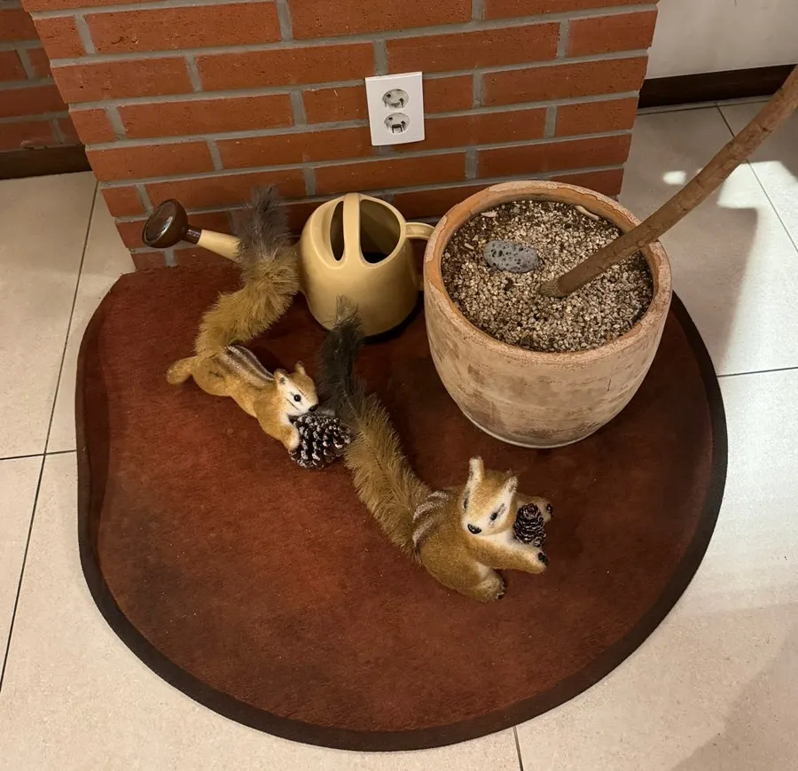 업스테어키친 테이블과 창가 자리