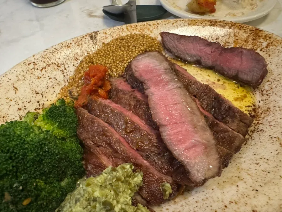 업스테어키친 파스타와 뇨끼 메뉴판 부분