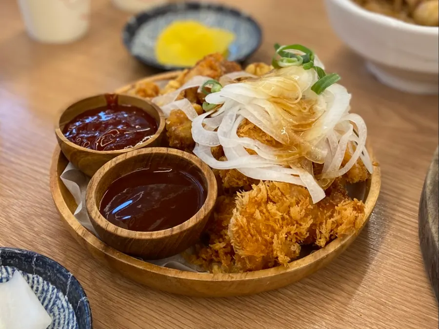 A plate of dontang and chitang included in the set