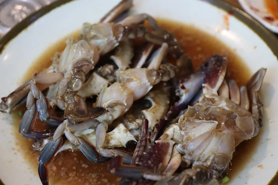 Sweet-and-spicy marinated crab