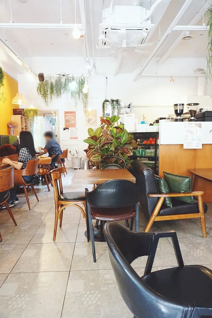Interior atmosphere at Like Like Juyeop Branch