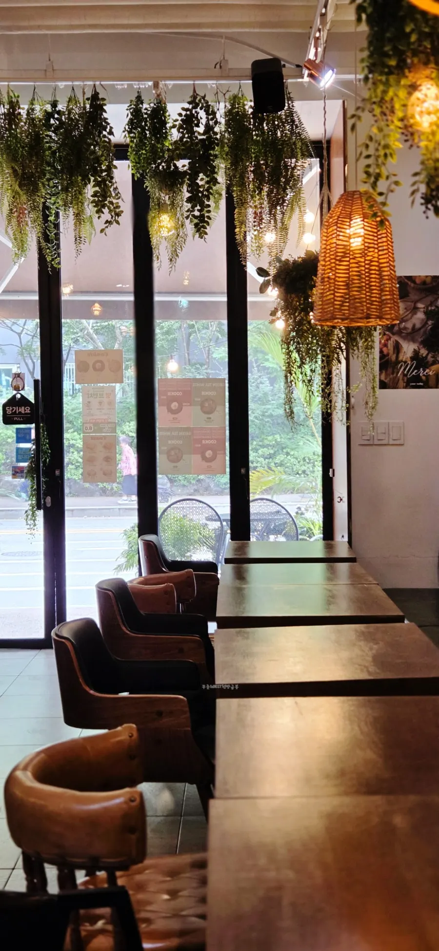 Comfortable seating at Like Like Juyeop Branch