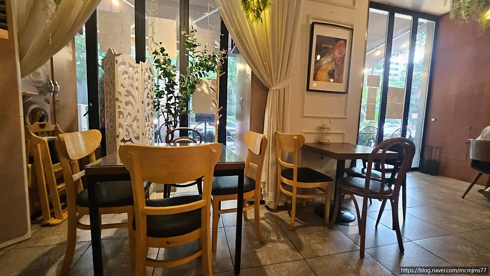 Seating inside Like Like Juyeop Branch