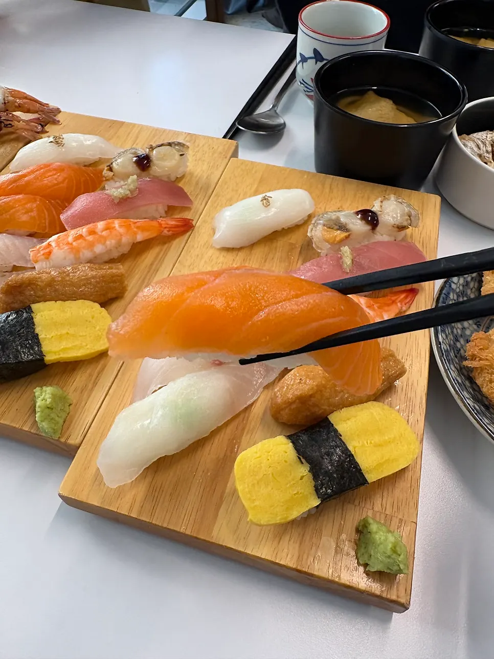 Assorted sushi set that includes egg sushi