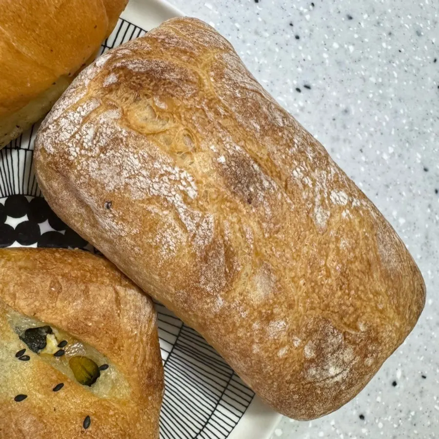 かぼちゃクリームチーズのカンパーニュの断面