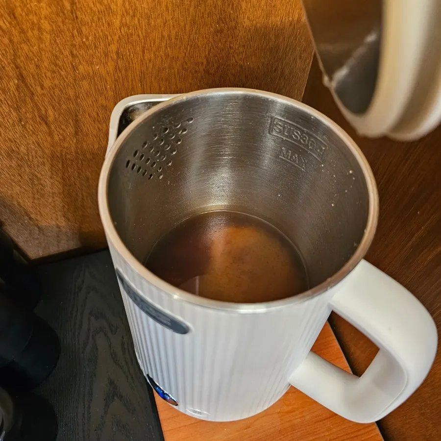Warm broth soup at the self-serve bar